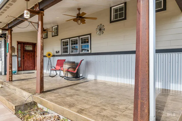 $905,000 | 1390 Sather Road, Genesee, ID 83832