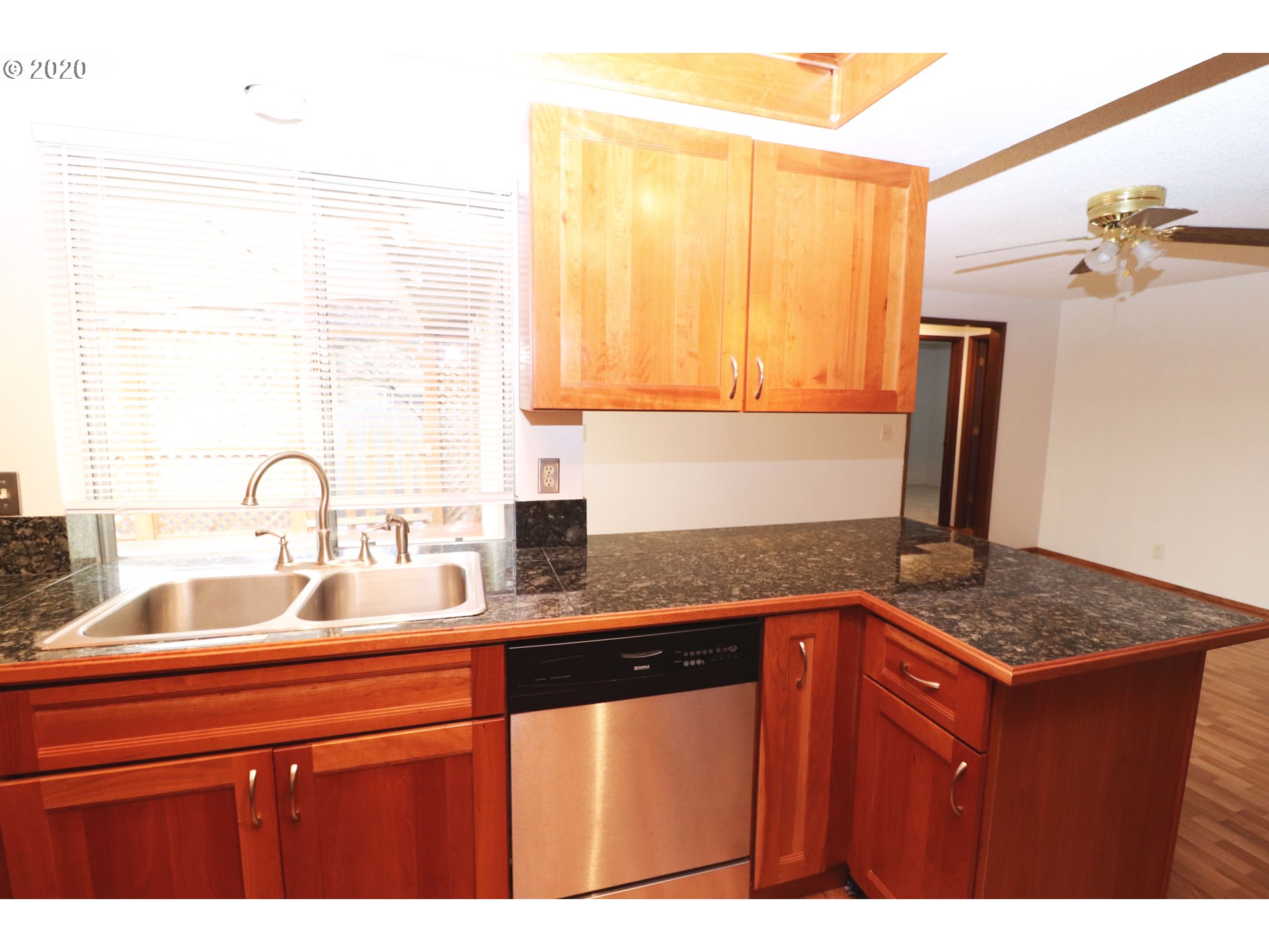 531 71st Street Springfield, OR 97478 - Photo 12 of 32