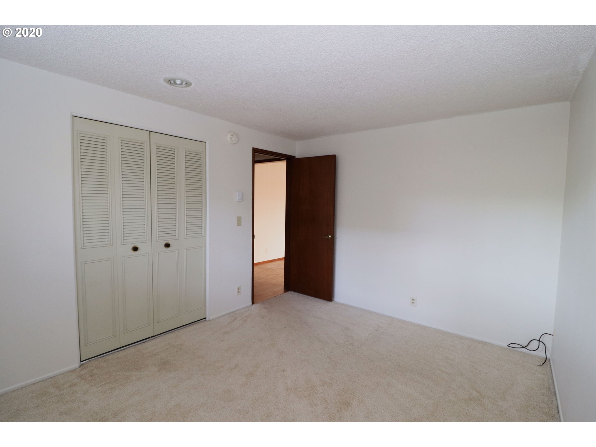 531 71st Street Springfield, OR 97478 - Photo 16 of 32