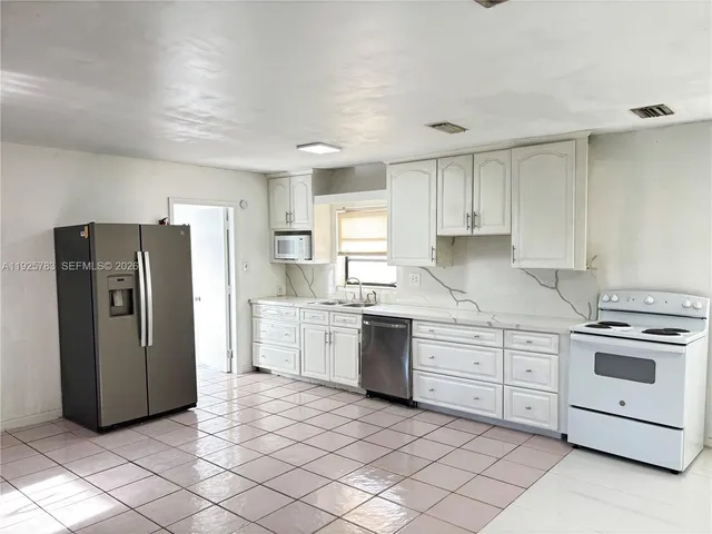 $3,700 | 9711 Caribbean Boulevard, Cutler Bay, FL 33189