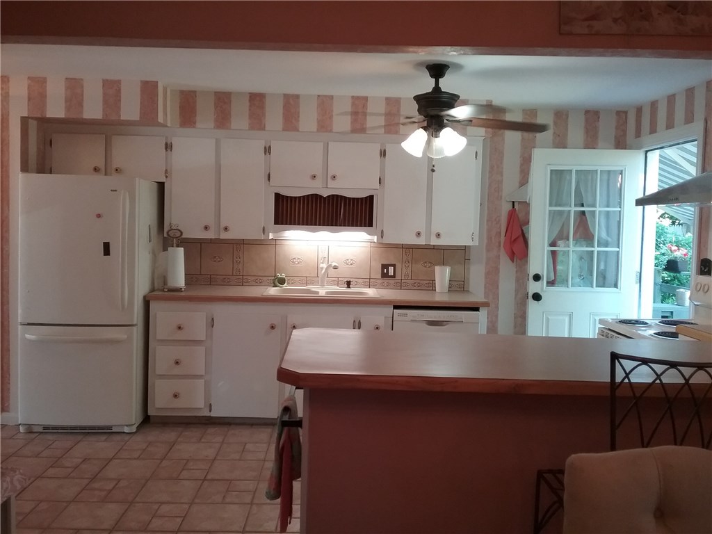 23 Shields Street, Unit 21 Newport, RI 02840 - Photo 6 of 19