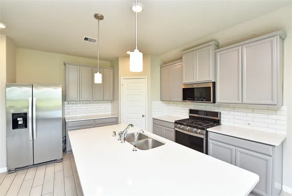 $2,550 | 1214 Oak Barrel Run, Richmond, TX 77406