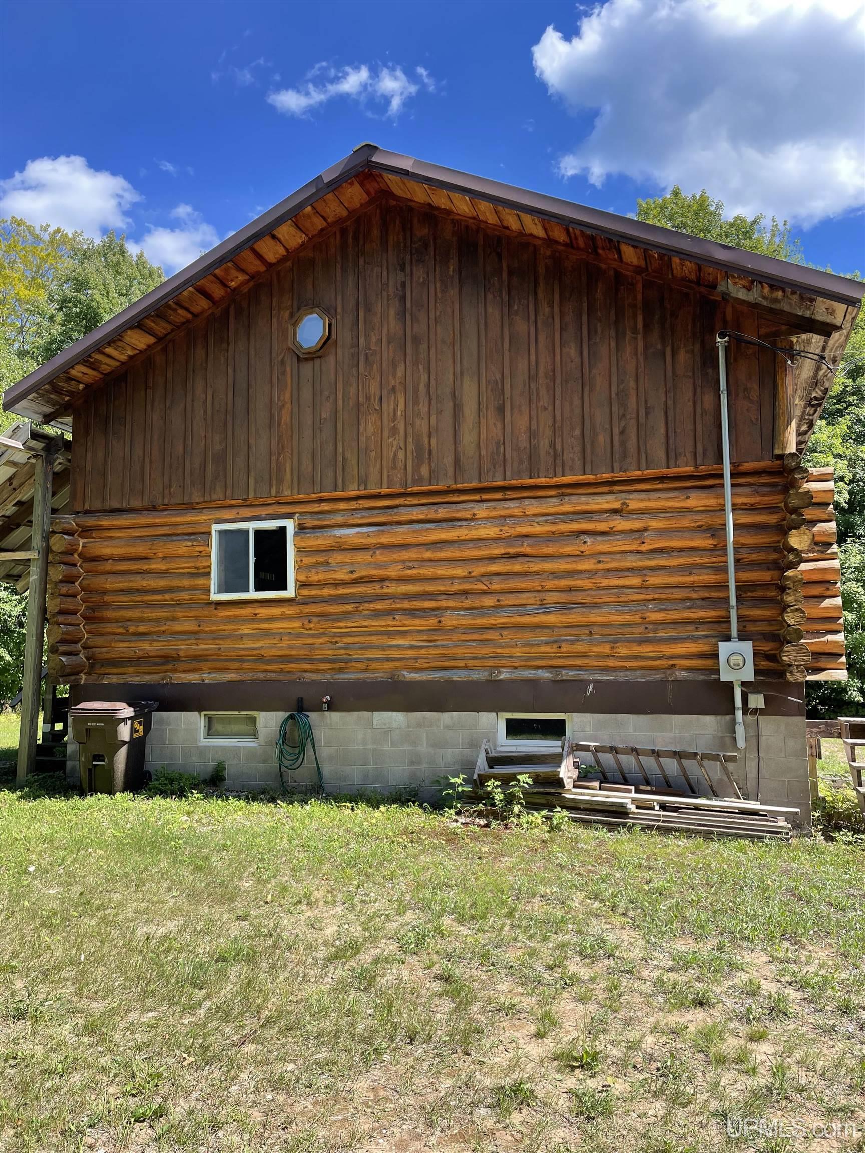 16 North 16 Mile Lake Road Munising, MI 49862 - Photo 4 of 69