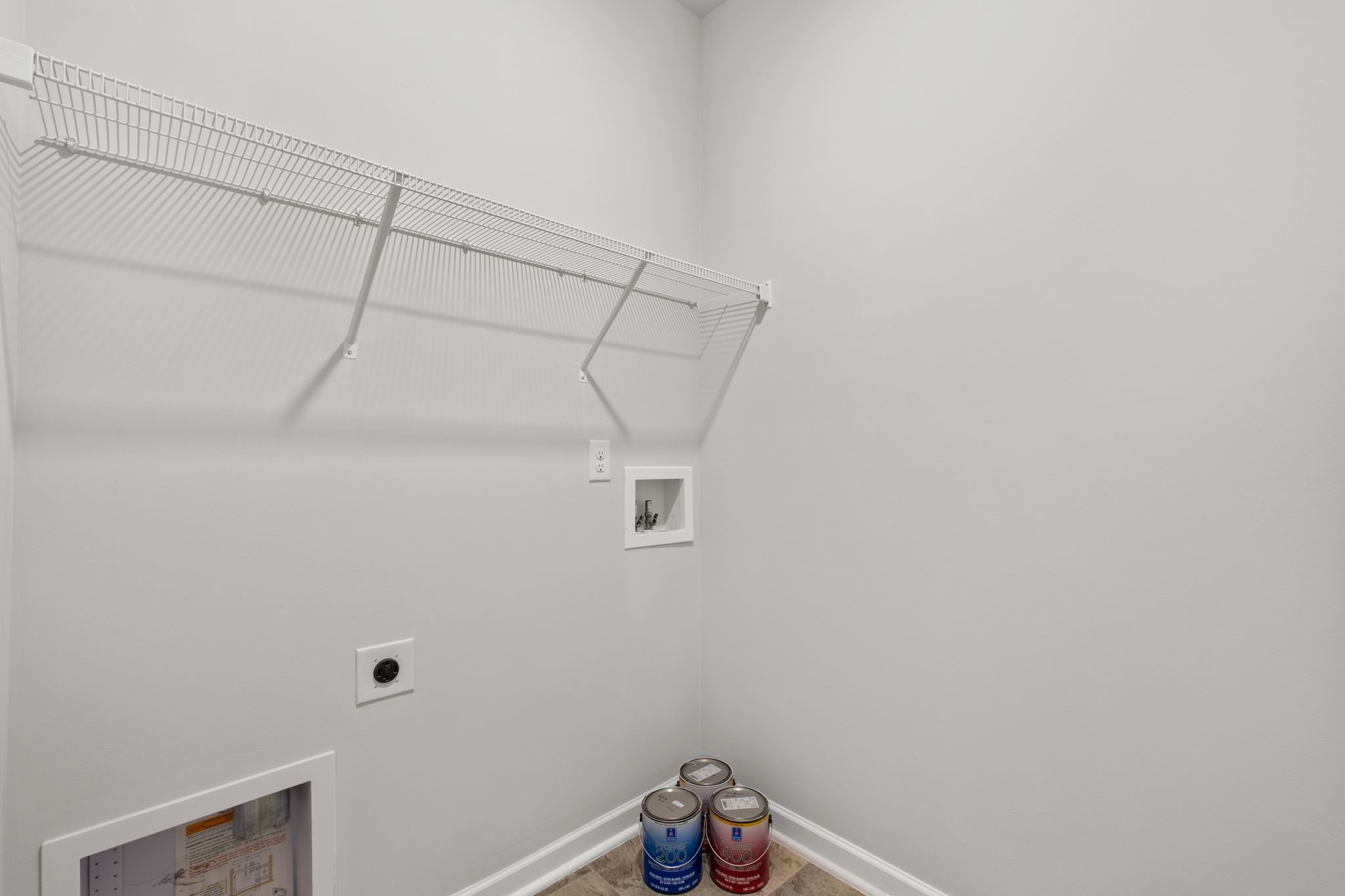 626 Pine Bloom Road Lebanon, TN 37087 - Photo 14 of 39 a view of small space with empty racks