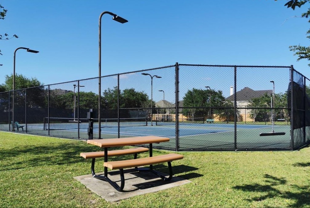 2611 South Breeze Drive Manvel, TX 77578 - Photo 19 of 20 a park with a slide