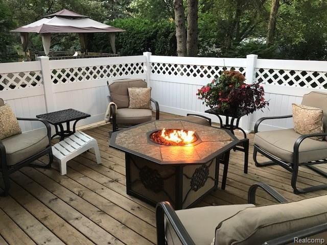 910 Hemlock Drive Rochester, MI 48307 - Photo 24 of 28 IMG_2050.JPG