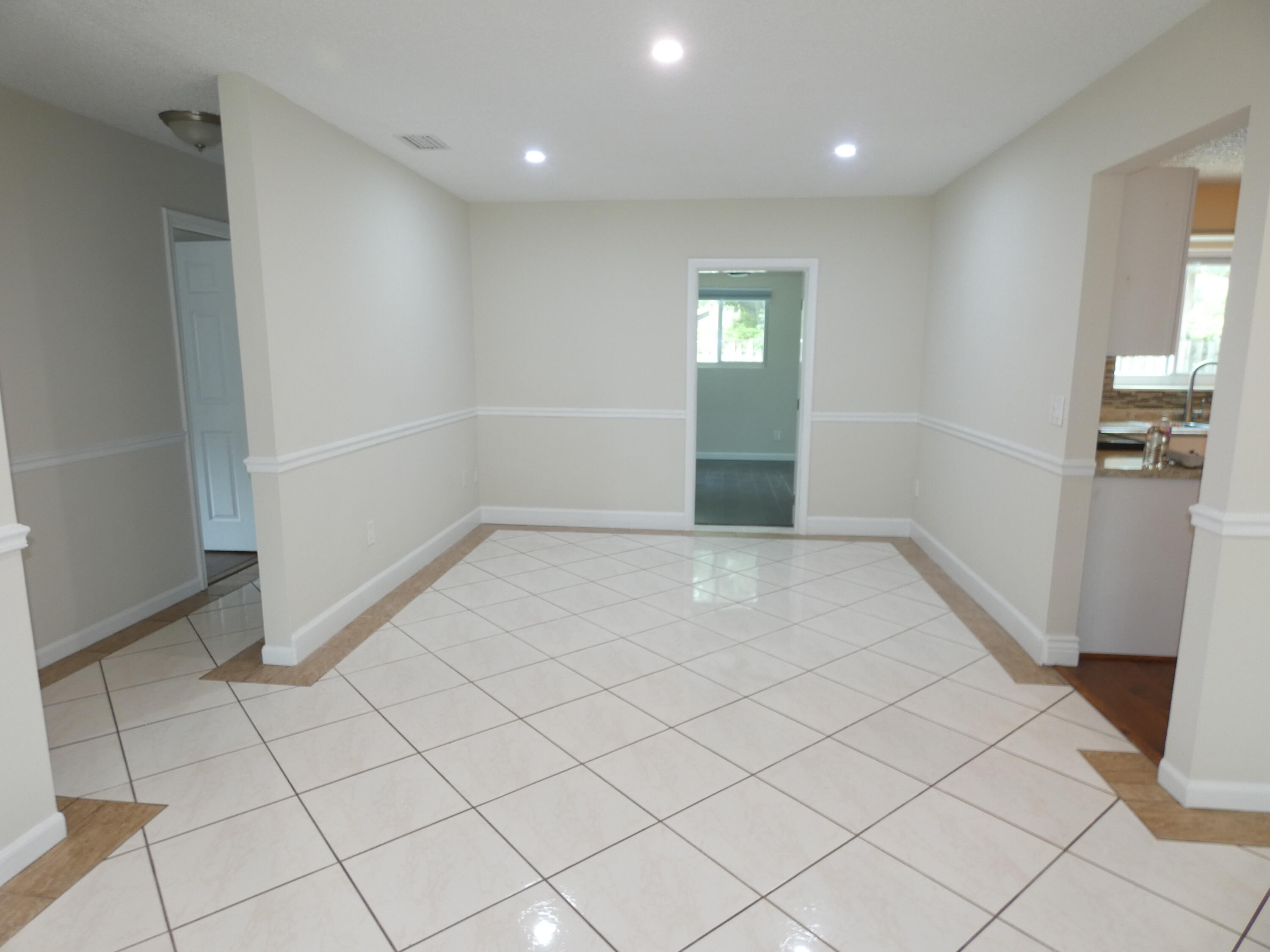 10680 Emperor Street Boca Raton, FL 33428 - Photo 3 of 24 Dining room