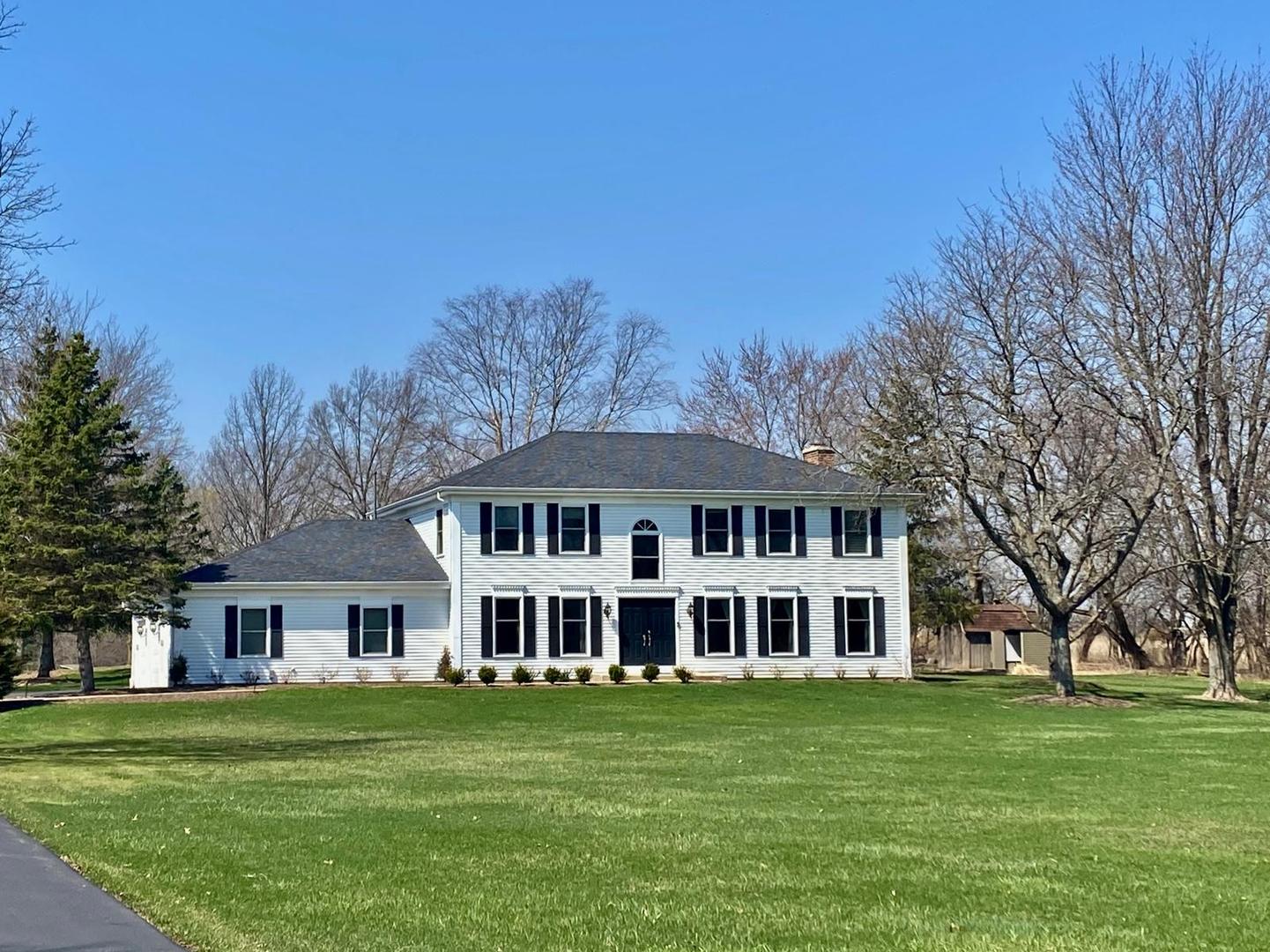 12 Crestview Lane Lake Barrington, IL 60010 - Photo 2 of 5