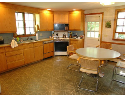 6 Ingleside Road Lexington, MA 02420 - Photo 4 of 12 Gallery Image 4