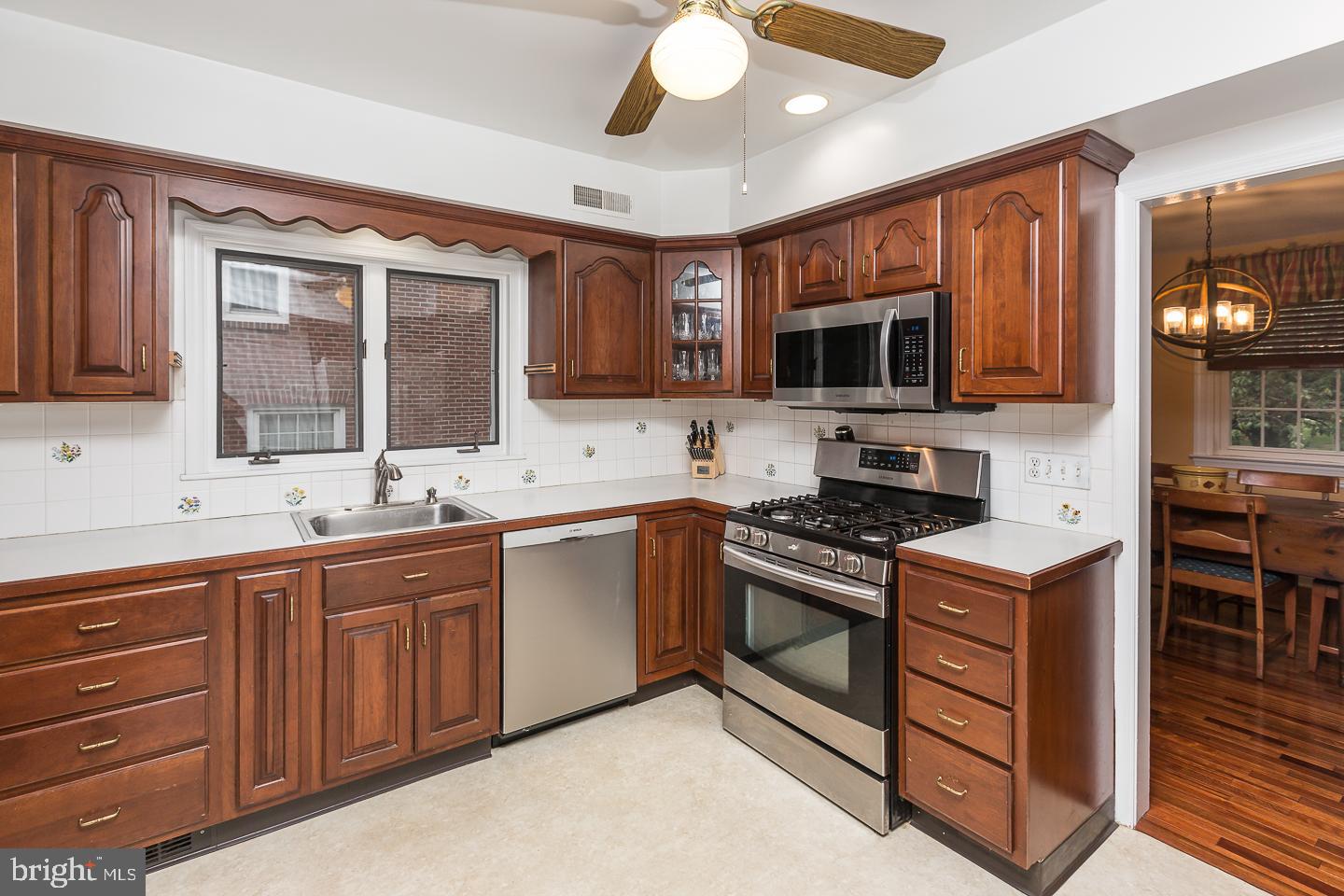803 Valley Road Havertown, PA 19083 - Photo 12 of 35
