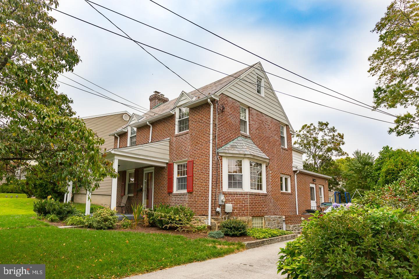 803 Valley Road Havertown, PA 19083 - Photo 3 of 35