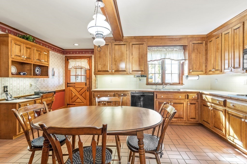 343 Bay Road Sharon, MA 02067 - Photo 11 of 36 Gallery Image 11