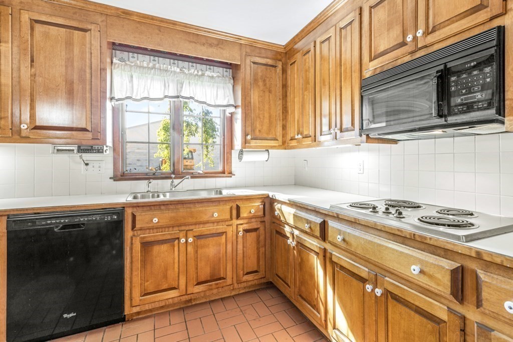 343 Bay Road Sharon, MA 02067 - Photo 12 of 36 Gallery Image 12