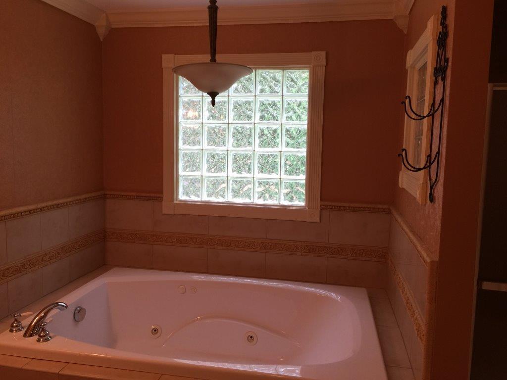 550 Clarkrange Estates Road Clarkrange, TN 38553 - Photo 29 of 36 Master Bathroom Down