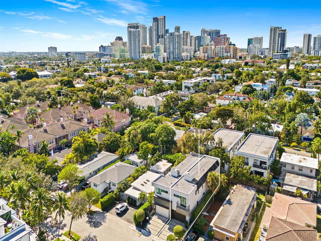 317 Northeast 15th Avenue, Unit 317 Fort Lauderdale, FL 33301 - Photo 2 of 26 a view of city