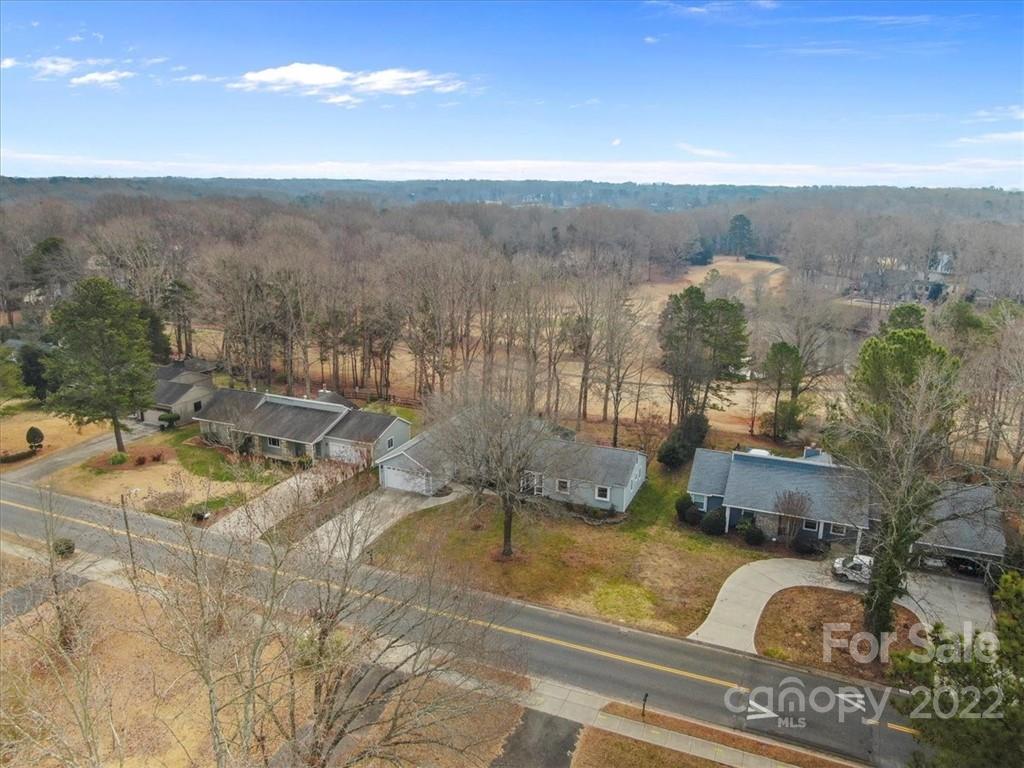 9228 Raintree Lane Charlotte, NC 28277 - Photo 2 of 40 Gallery Image 2