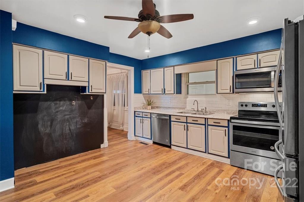 9228 Raintree Lane Charlotte, NC 28277 - Photo 9 of 40 Gallery Image 9