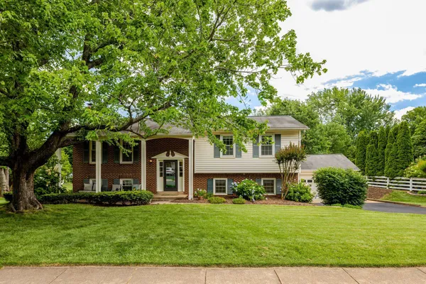$899,000 | 3213 Allness Lane, Herndon, VA 20171