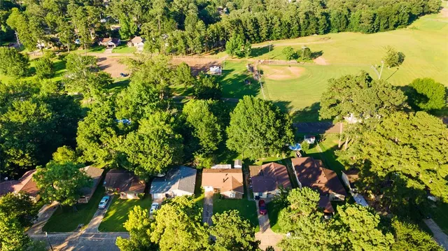 $189,000 | 417 Carroll Avenue, Wake Village, TX 75501