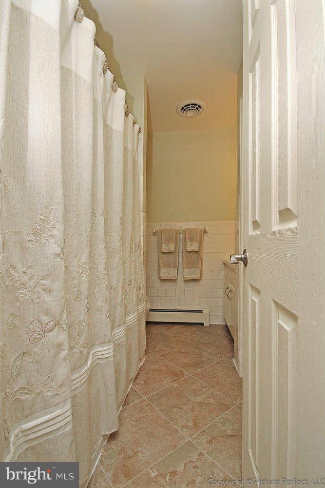 10219 Liberty Road Frederick, MD 21701 - Photo 21 of 30 Bath (Master)