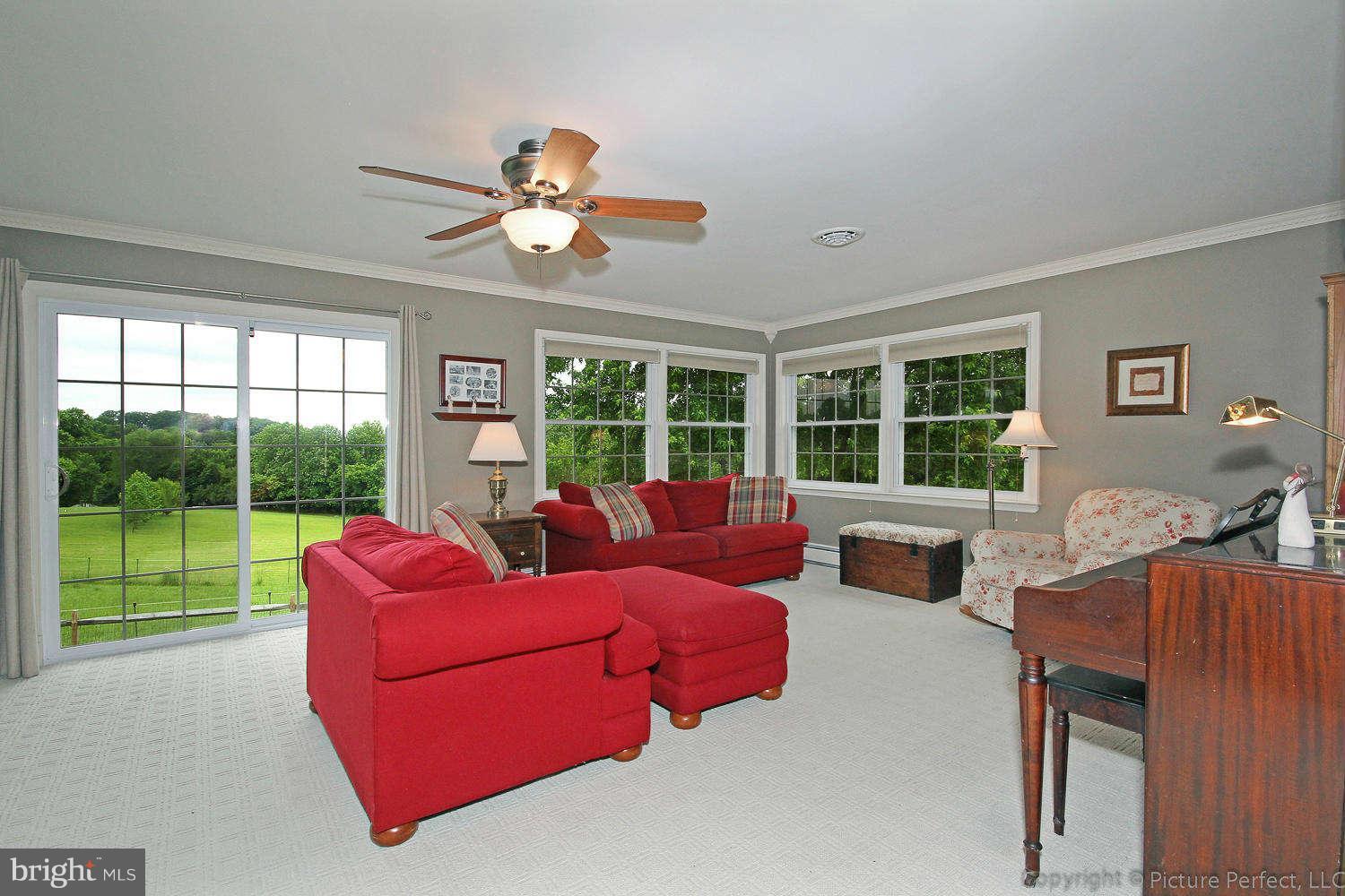 10219 Liberty Road Frederick, MD 21701 - Photo 8 of 30 Family Room