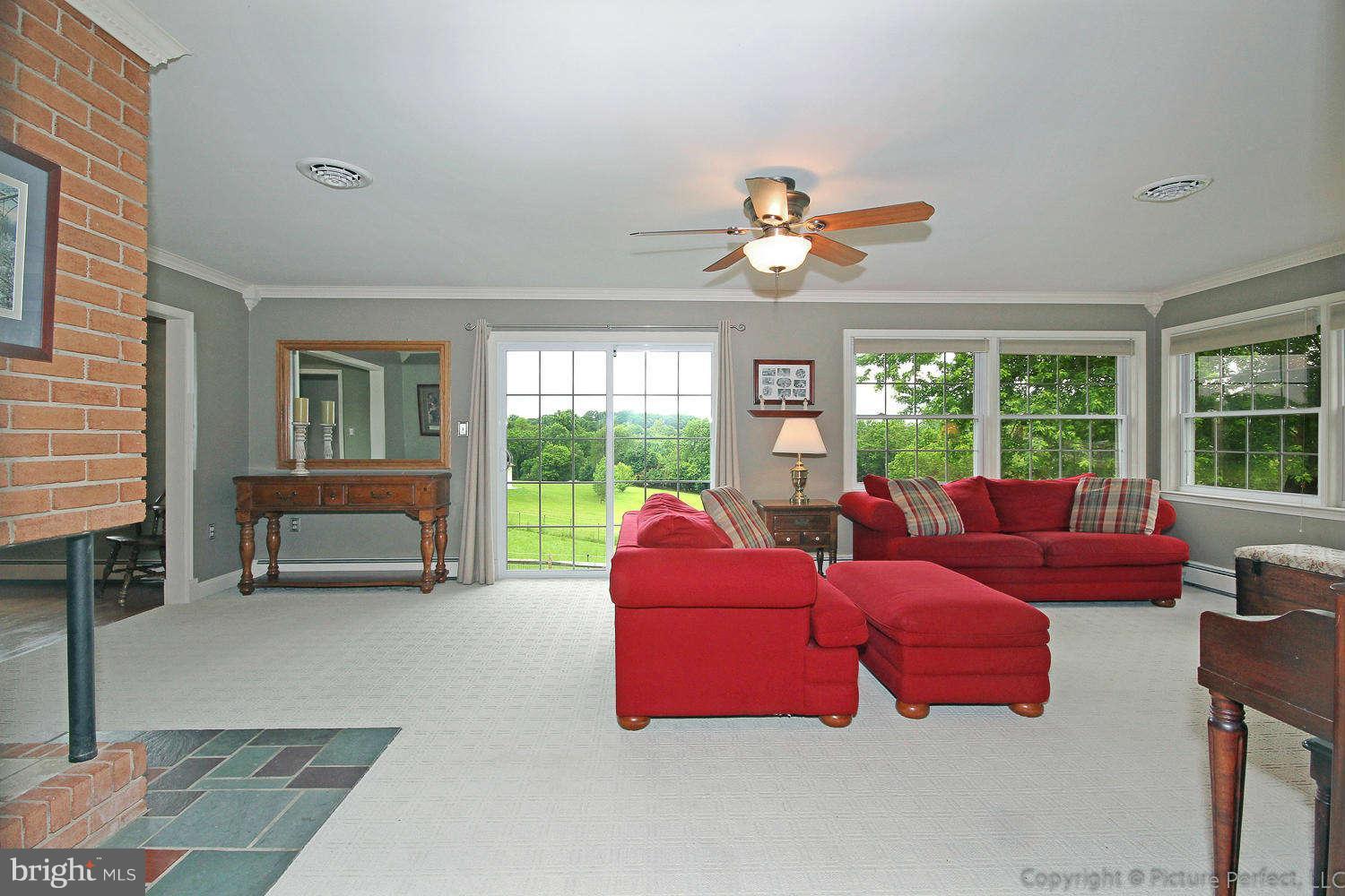 10219 Liberty Road Frederick, MD 21701 - Photo 9 of 30 Family Room