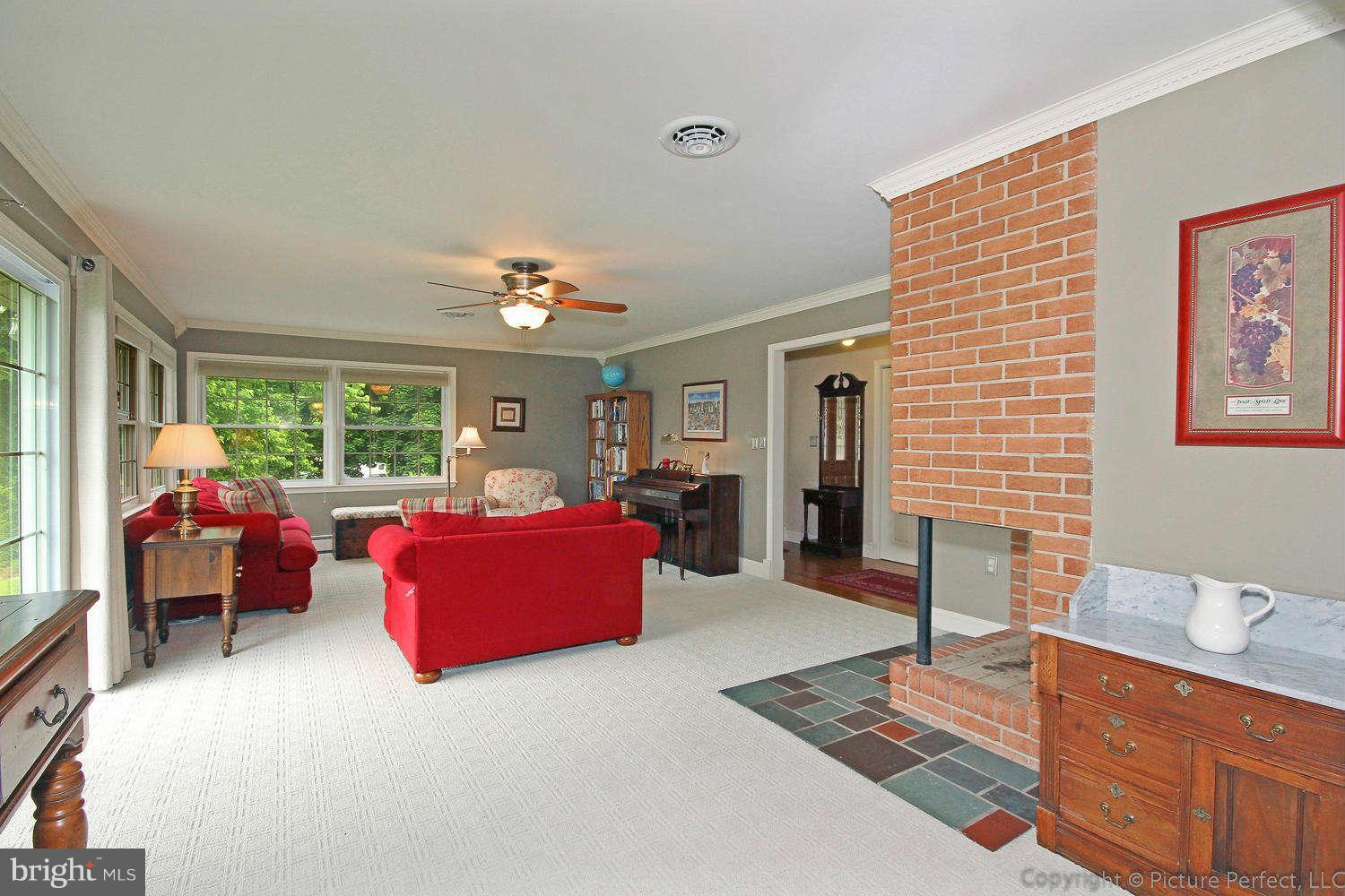 10219 Liberty Road Frederick, MD 21701 - Photo 10 of 30 Family Room