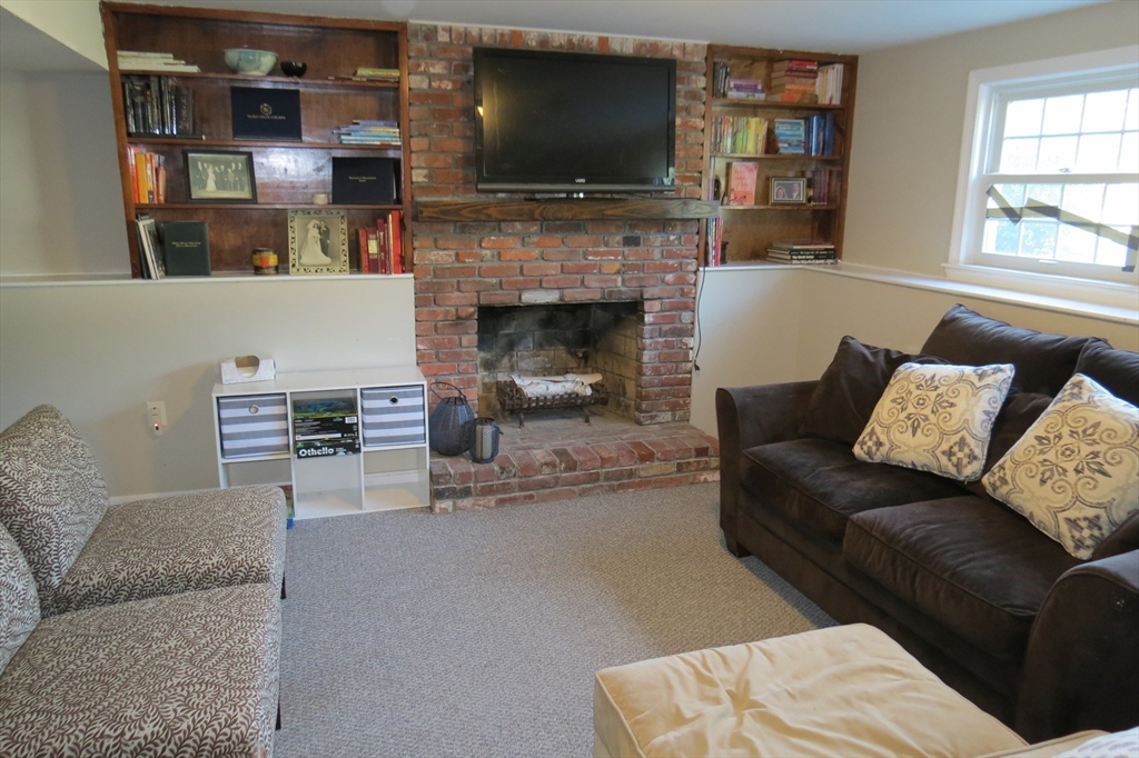 54 Burnham Road Billerica, MA 01862 - Photo 26 of 37 Gallery Image 26