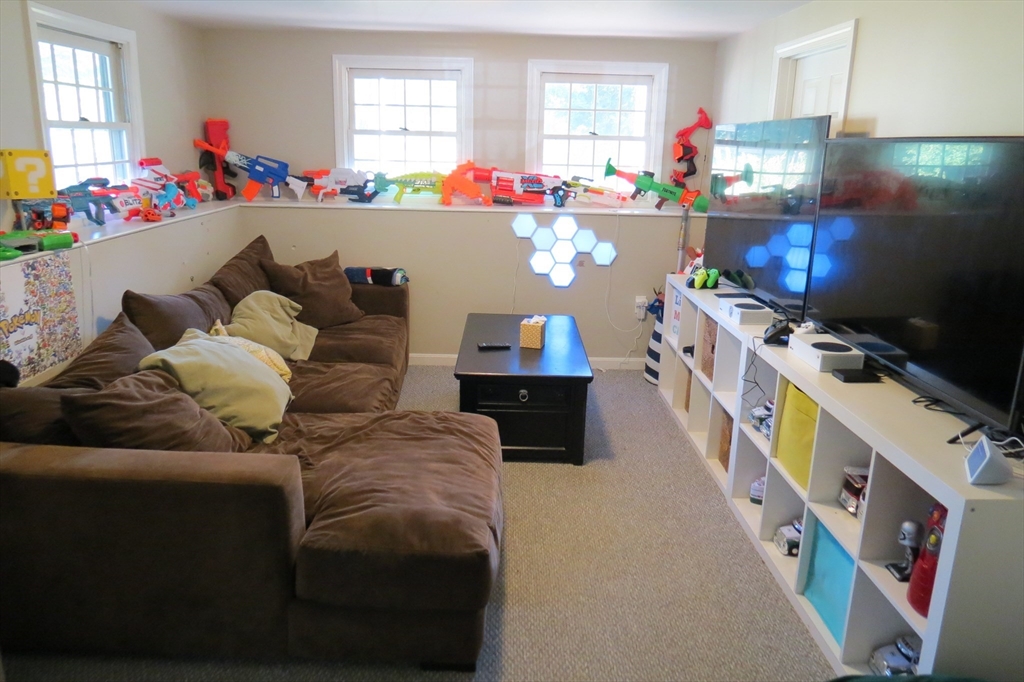 54 Burnham Road Billerica, MA 01862 - Photo 27 of 37 Gallery Image 27