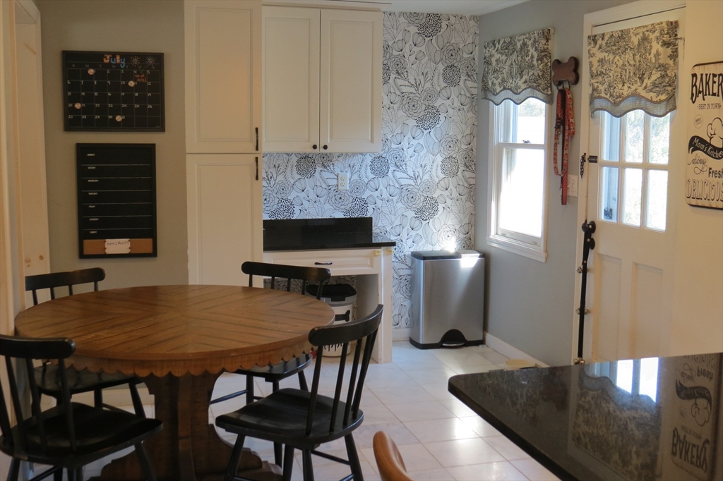 54 Burnham Road Billerica, MA 01862 - Photo 8 of 37 Gallery Image 8