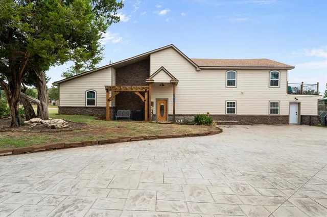 $649,000 | 419 Sky Harbour Court, Granbury, TX 76049