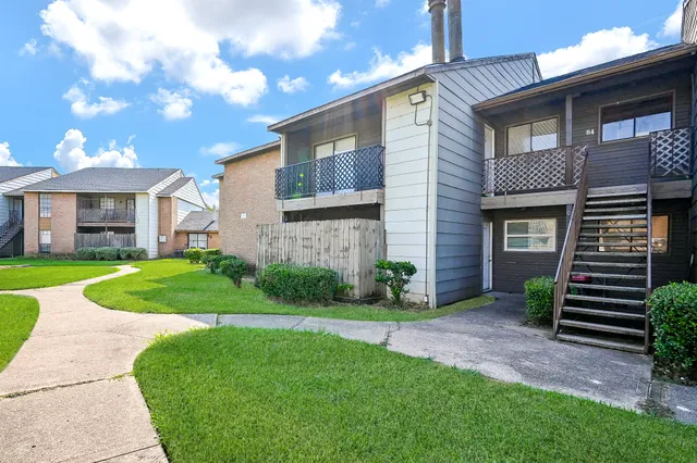 $83,900 | 9090 South Braeswood Boulevard, Unit 86, Houston, TX 77074