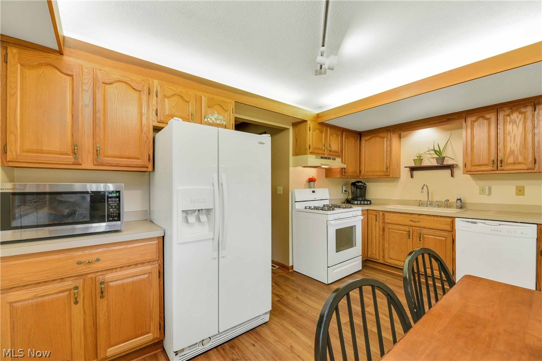 5631 Lear Nagle Road North Ridgeville, OH 44039 - Photo 8 of 34