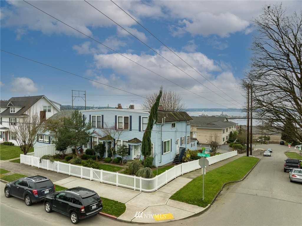 a car parked in front of a building