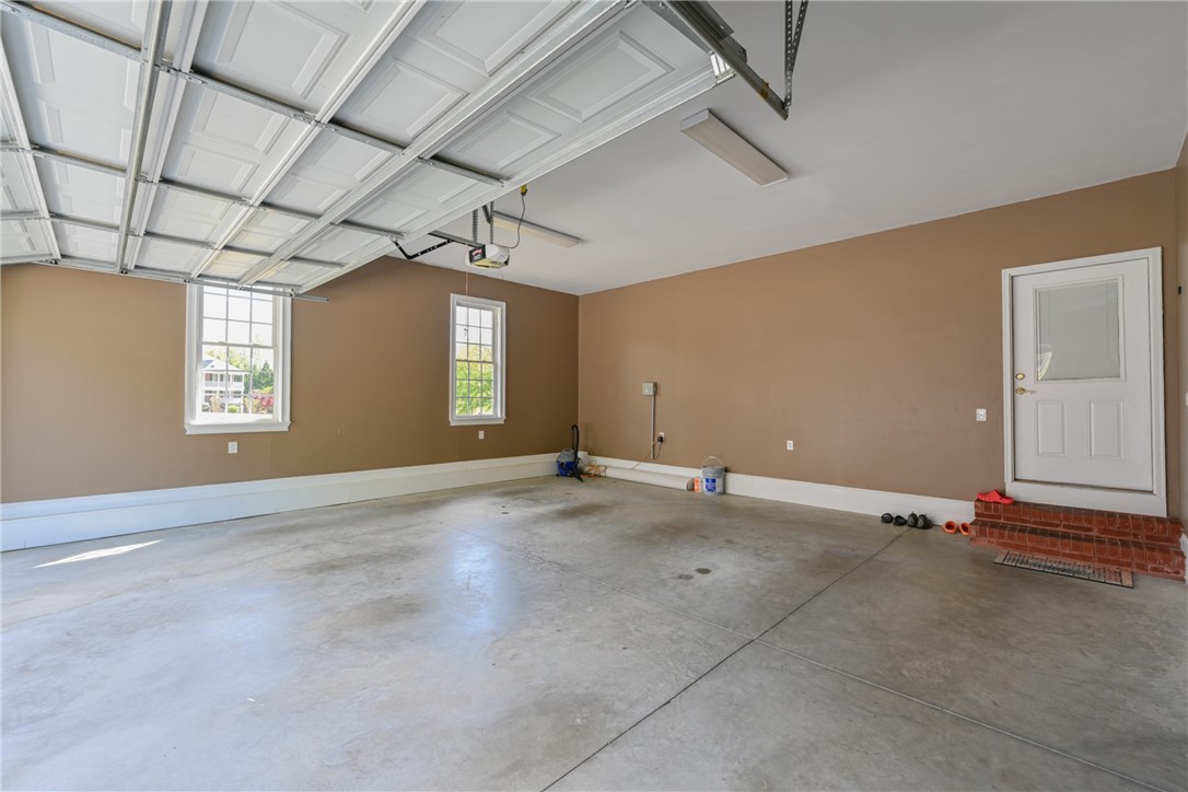 121 Caversham Lane Anderson, SC 29621 - Photo 36 of 42 3 car garage