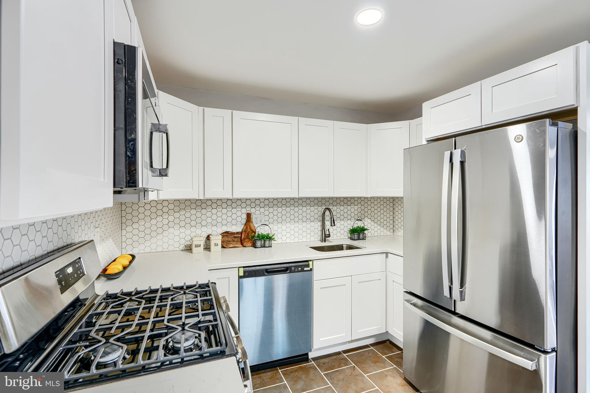 2408 Meadow Road Baltimore, MD 21222 - Photo 11 of 54