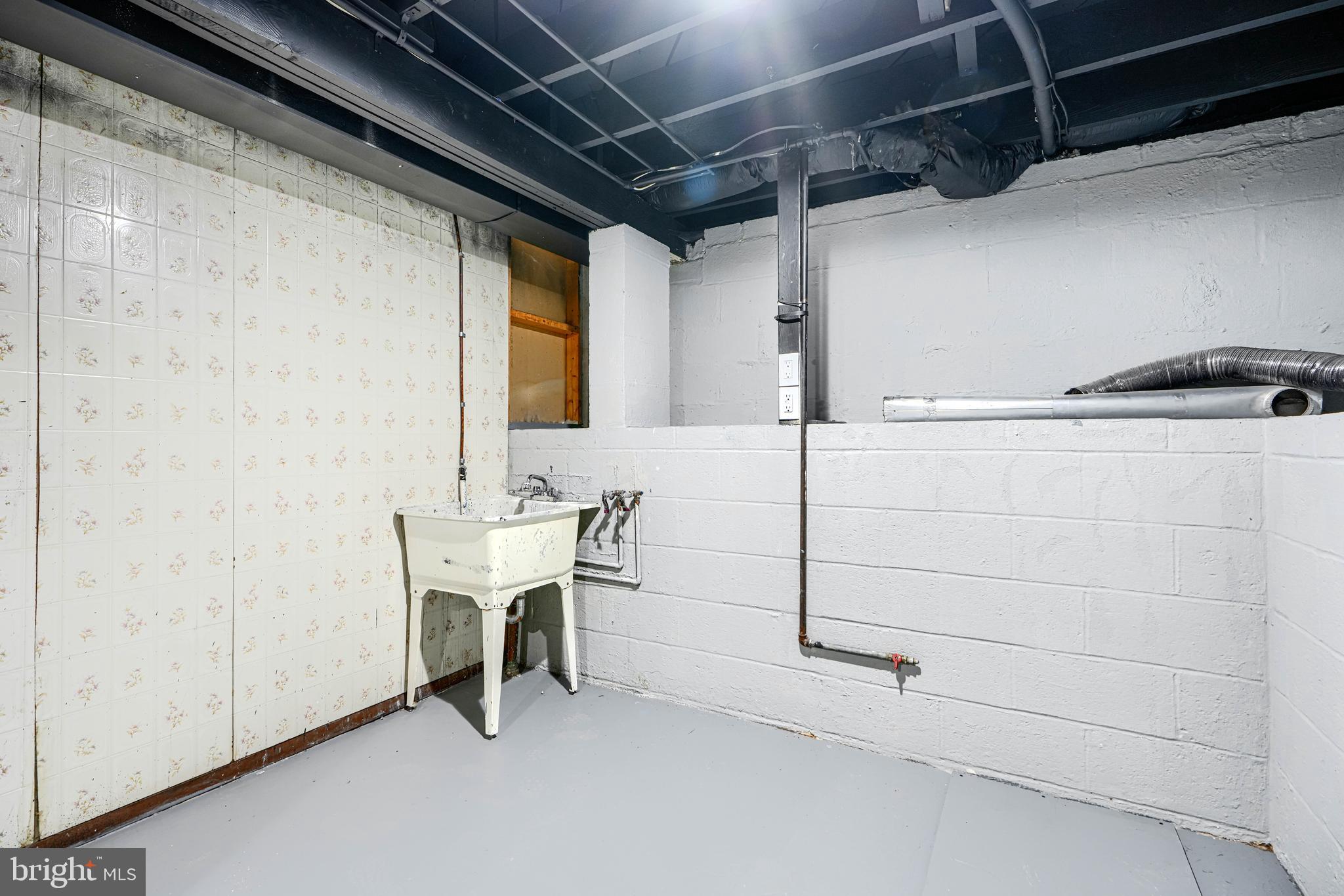 2408 Meadow Road Baltimore, MD 21222 - Photo 50 of 54