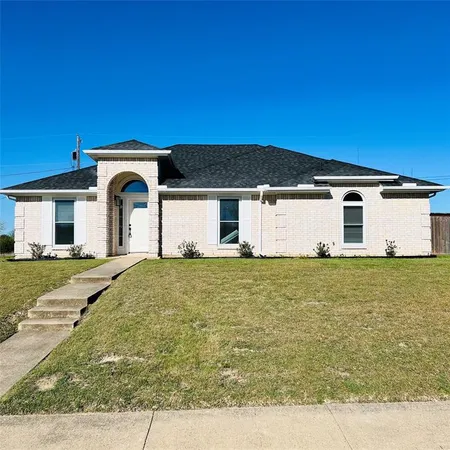 $2,500 | 719 Kristi Lane, Cedar Hill, TX 75104