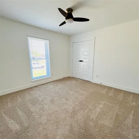 $2,500 | 719 Kristi Lane, Cedar Hill, TX 75104