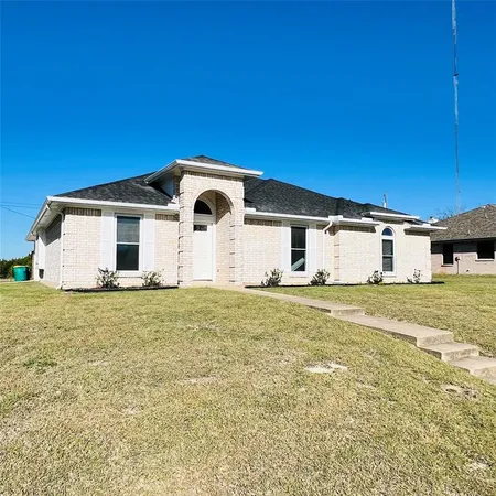 $2,500 | 719 Kristi Lane, Cedar Hill, TX 75104