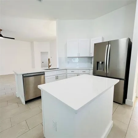 $2,500 | 719 Kristi Lane, Cedar Hill, TX 75104