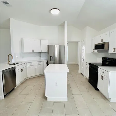 $2,500 | 719 Kristi Lane, Cedar Hill, TX 75104