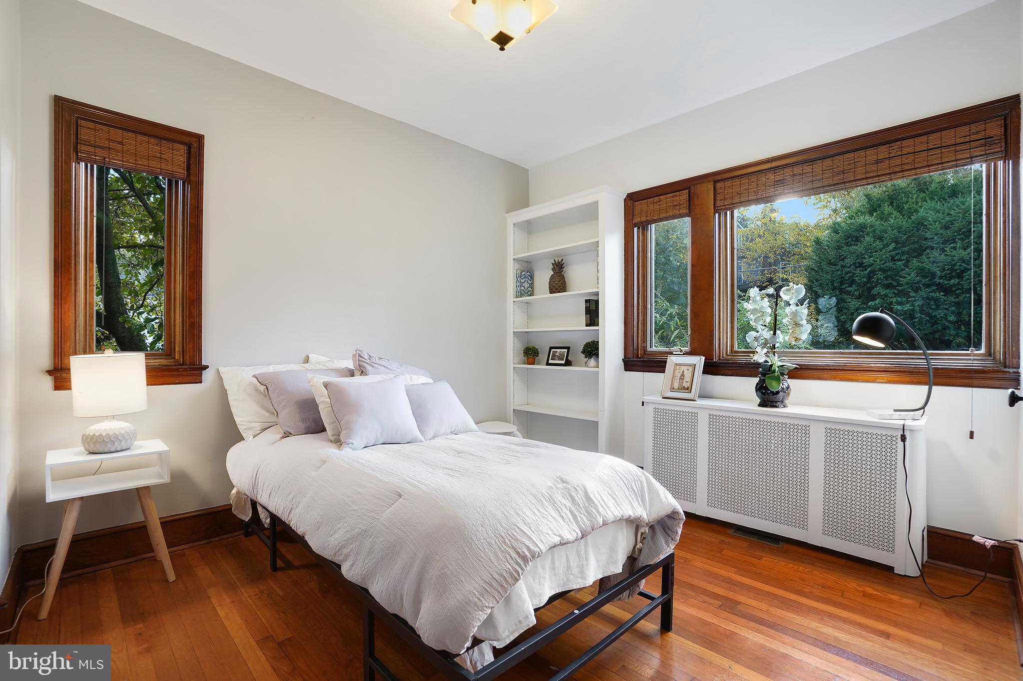 5 Wessex Road Silver Spring, MD 20910 - Photo 17 of 35 Main Level En-Suite Bedroom