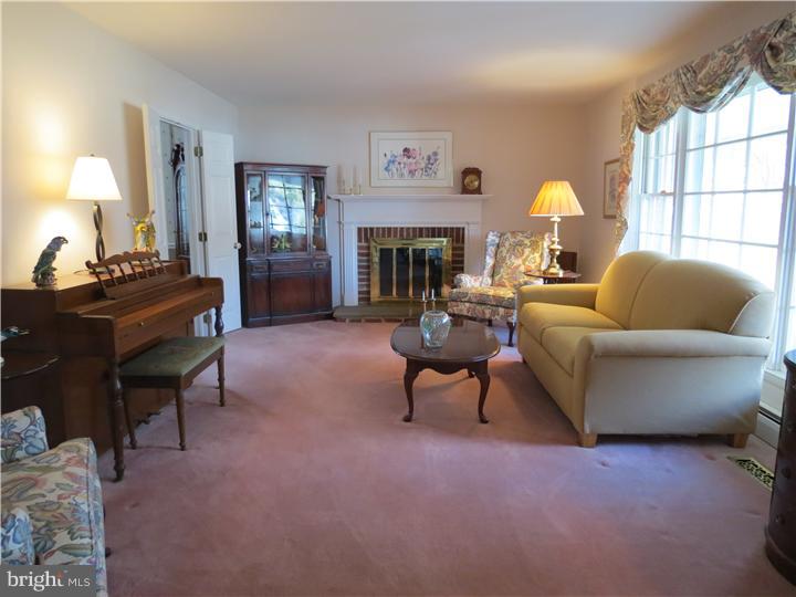 1102 Waterloo Road Berwyn, PA 19312 - Photo 9 of 21 Living Room