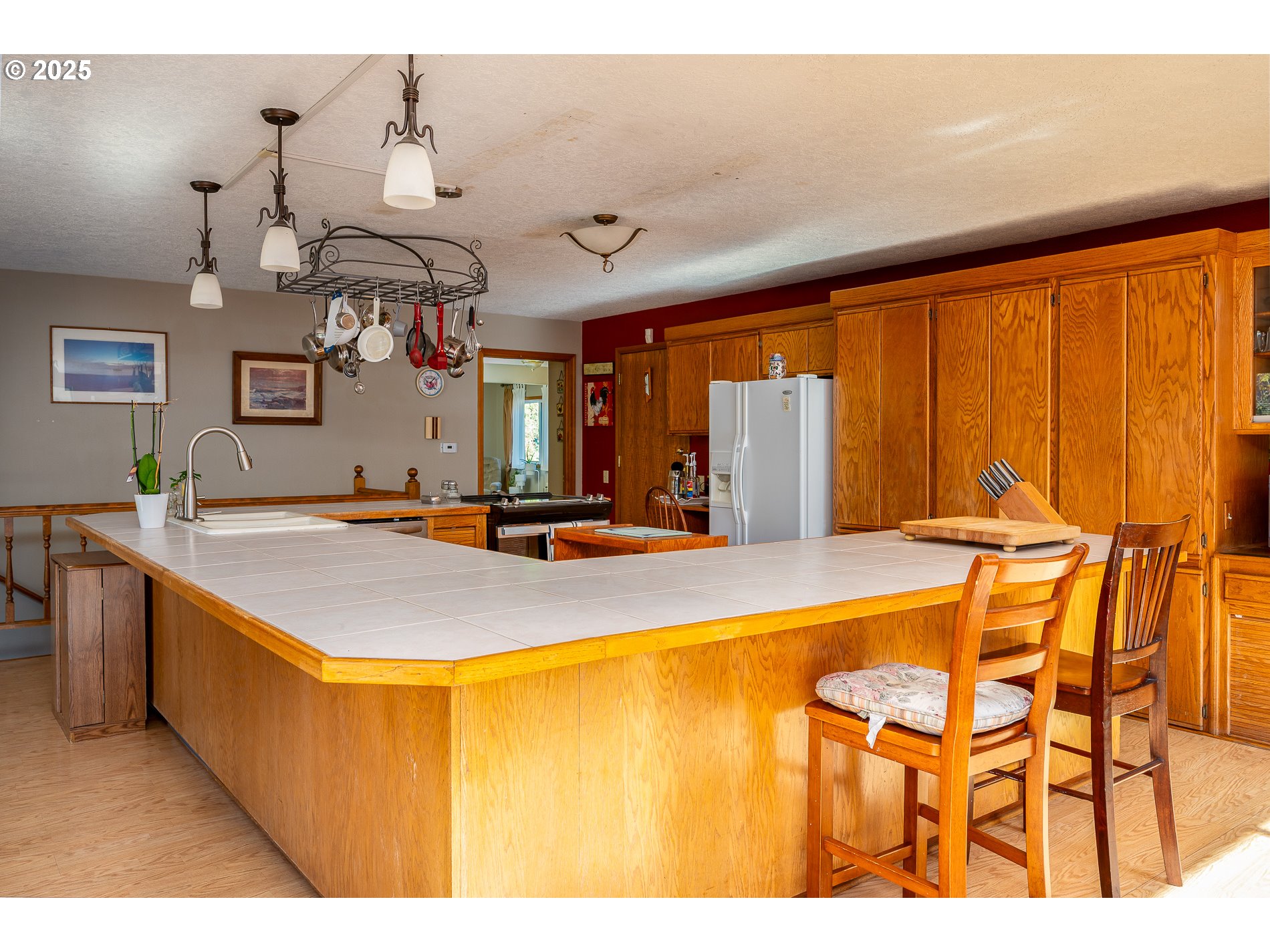 1963 Southwest Myers Place Gresham, OR 97080 - Photo 10 of 43 a room with gym equipment and large windows