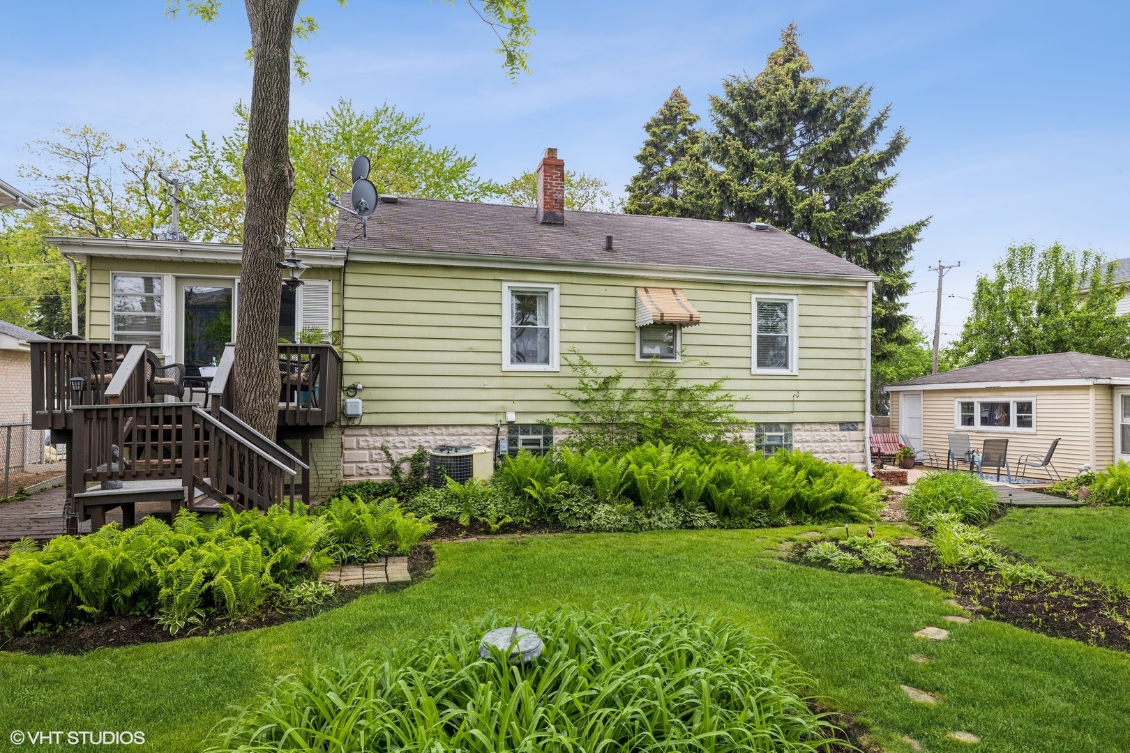 4331 Forest Avenue Brookfield, IL 60513 - Photo 13 of 15 a view of a house with a yard