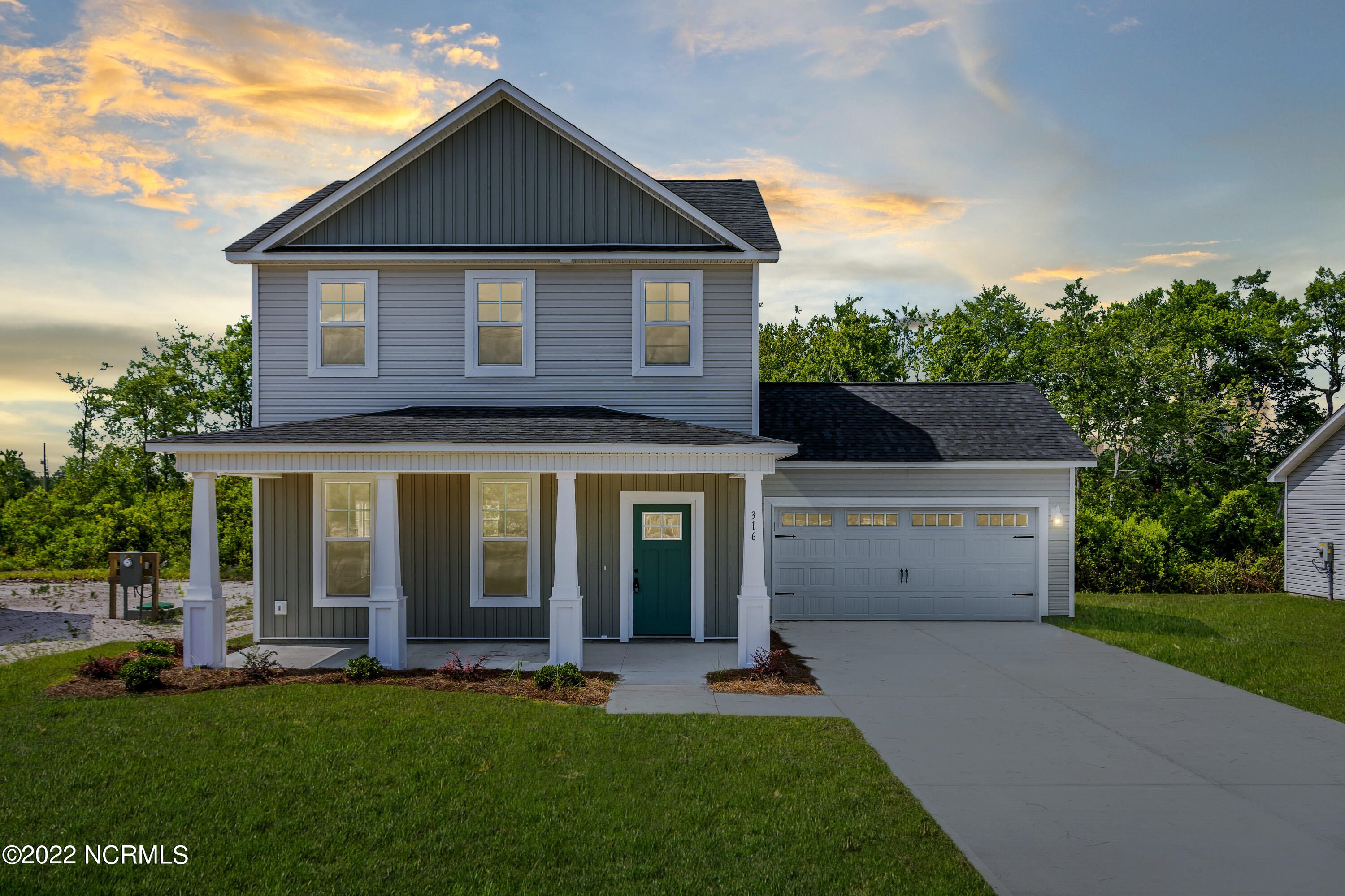 38 Cindy Road Richlands, NC 28574 - Photo 2 of 22 Similar Home