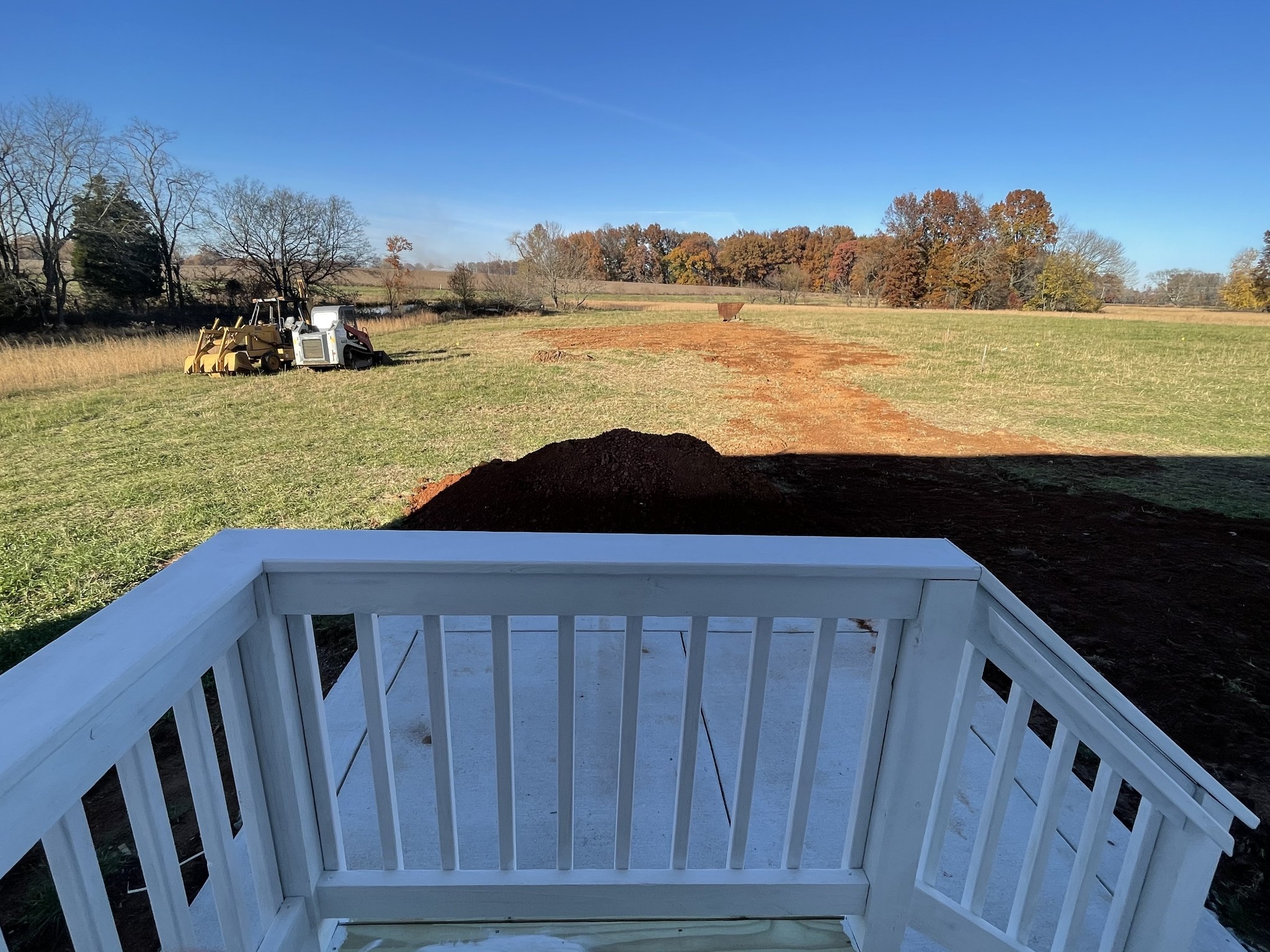 123 Vanatta Road Portland, TN 37148 - Photo 7 of 9 a view of a balcony with an ocean