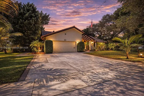 $925,000 | 8860 Southwest 49th Court, Cooper City, FL 33328