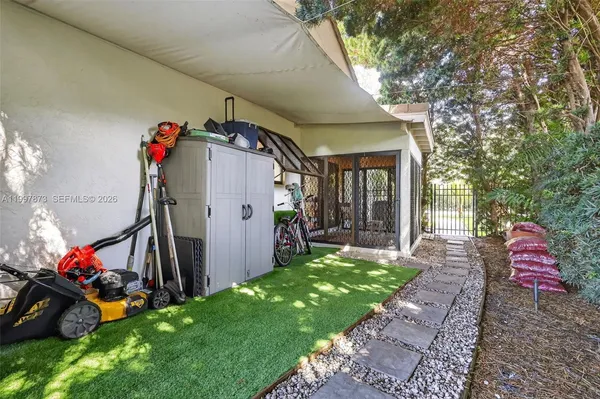 $925,000 | 8860 Southwest 49th Court, Cooper City, FL 33328